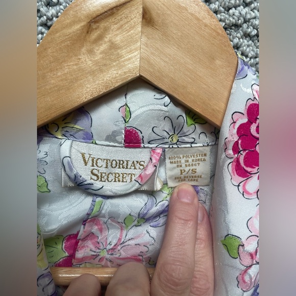 Vintage Victoria’s Secret Gold Label Floral Robe Size Small - Picture 4 of 7